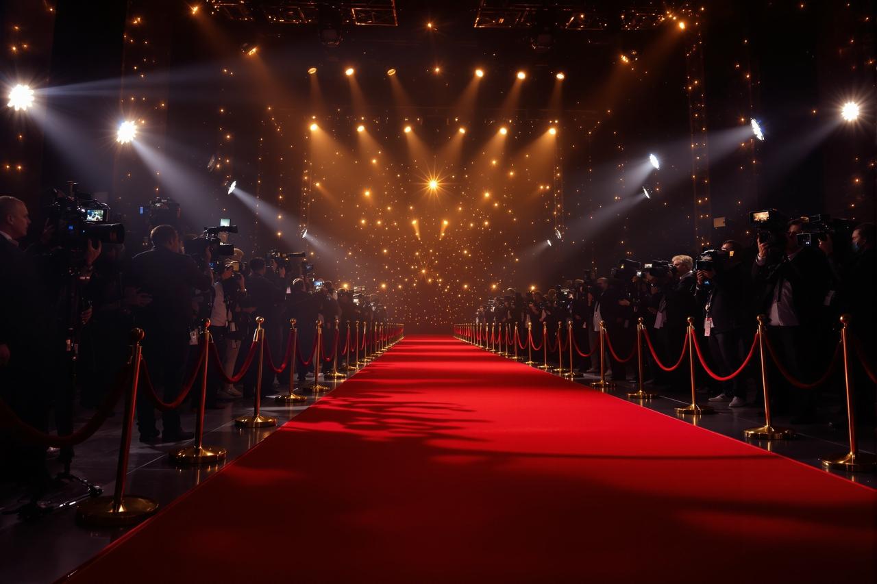 国产探花 - 偶像练习生幕后揭秘引发吃瓜娱乐吐槽，明星演技让人笑掉大牙对比极限挑战的搞笑瞬间